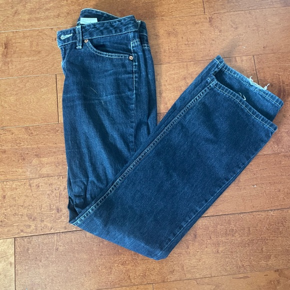 Levi’s 2000s Jeans, lightly used, downtown vibes🌃 - Picture 3 of 4